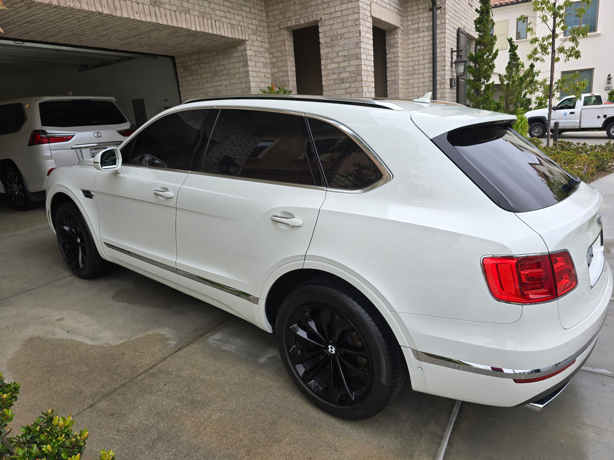 White Bentley after detail